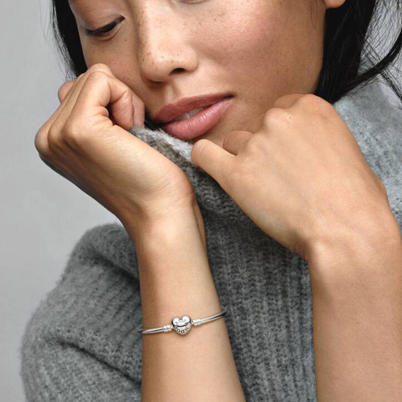 PANDORA MOMENTS LOGO HEART CLASP BANGLE – Hemstock