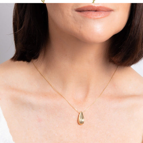 9ct Gold Ridged Teardrop Pendant & Chain
