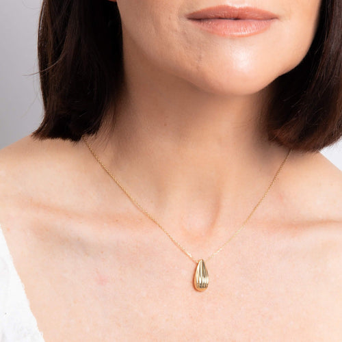 9ct Gold Ridged Teardrop Pendant & Chain