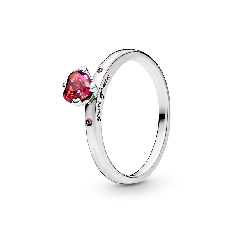 SPARKLING RED HEART RING